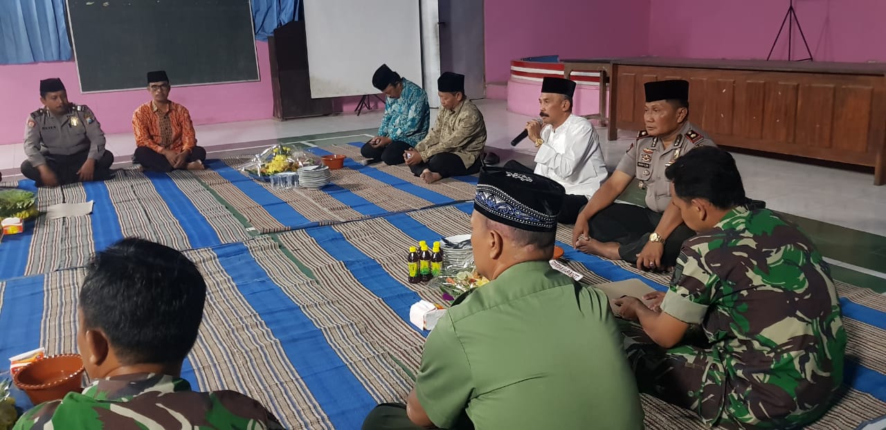 Kapolsek Hadiri Giat Tasyakuran Menyambut Hut Ri Polres